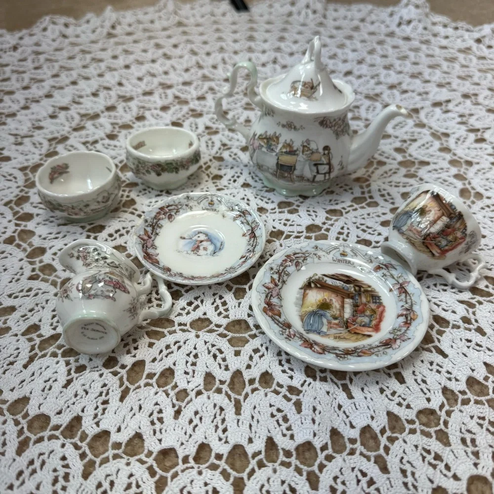 Royal Doulton BRAMBLY HEDGE jill barklem Miniature TEA SET Winter Four Seasons